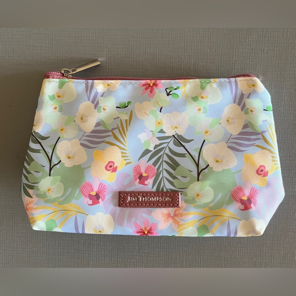 Jim Thompson Floral Pouch. New without tags. l